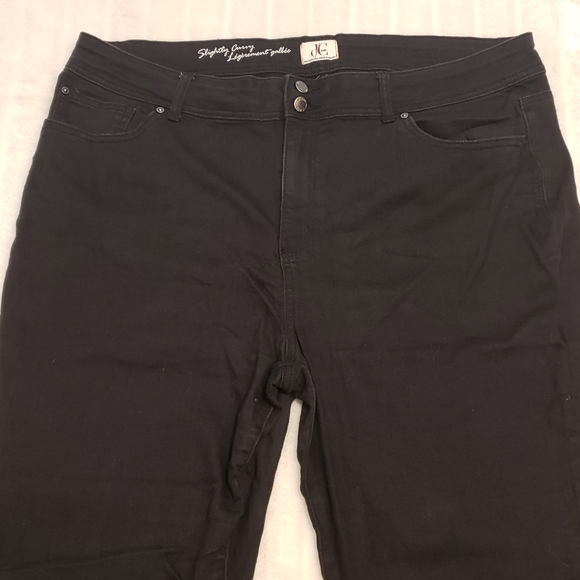 DC Jeans Slightly Curvy Beaded Detail Jeans - Picture 2 of 16